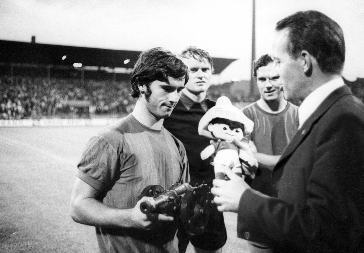 罗马里奥比罗纳尔多强,罗马里奥评价盖德穆勒