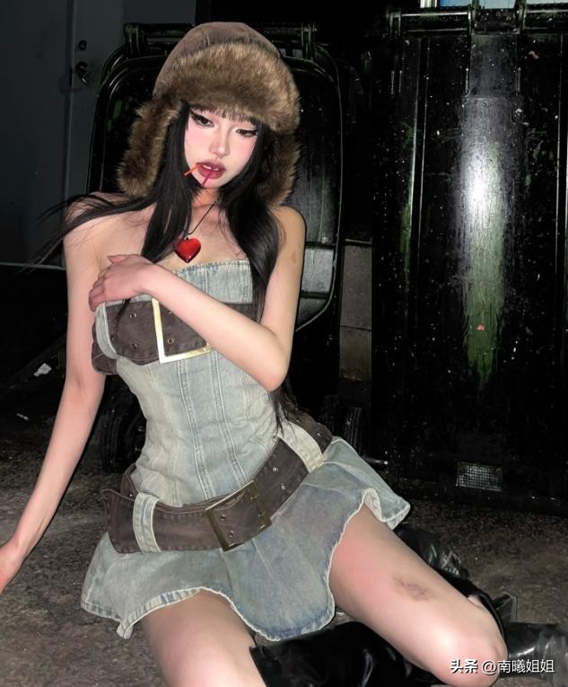 洋气网红爆款牛仔裙显瘦,抖音最火夏季牛仔裙时尚减龄