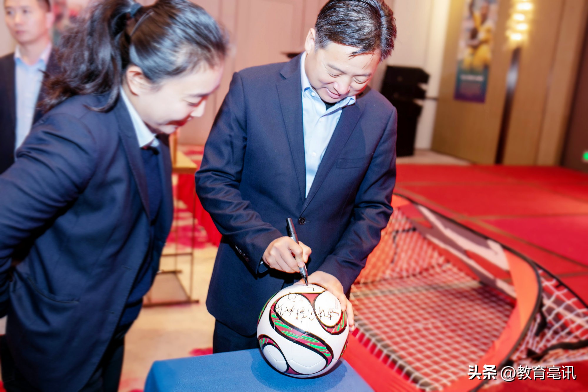 亳州农行：“胜利荣耀”助力世界杯“火”一把