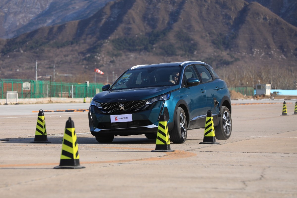 合资SUV怎么选？三大件硬实力，标致全新4008“艳压群雄”