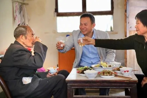 山东人一般能喝多少白酒,山东人日平均酒量