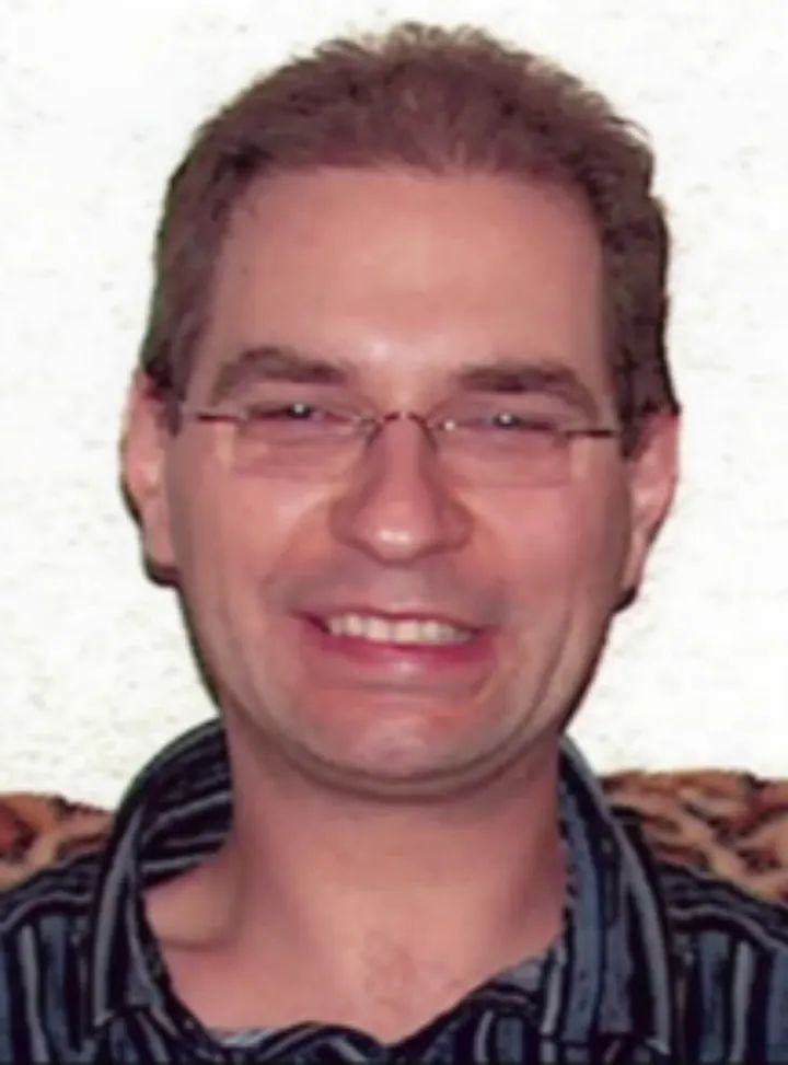 加拿大青年网恋美艳女郎神秘失踪,竟落入恐怖片导演的圈套