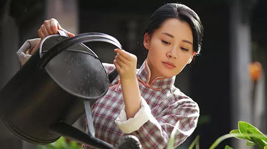 深渊79：军统高级女特务给他做了一顿可口的饭菜，她有什么目的呢