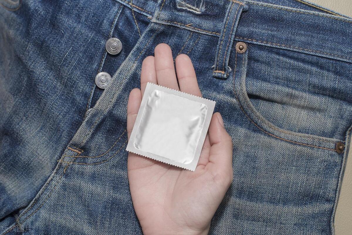 只是蹭蹭，为什么还会怀孕？边缘*行为性**，害惨了太多女孩