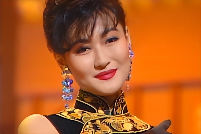 红颜薄命陈宝莲：被亲妈出卖遭干爹抛弃，留下满月孩子跳楼自尽