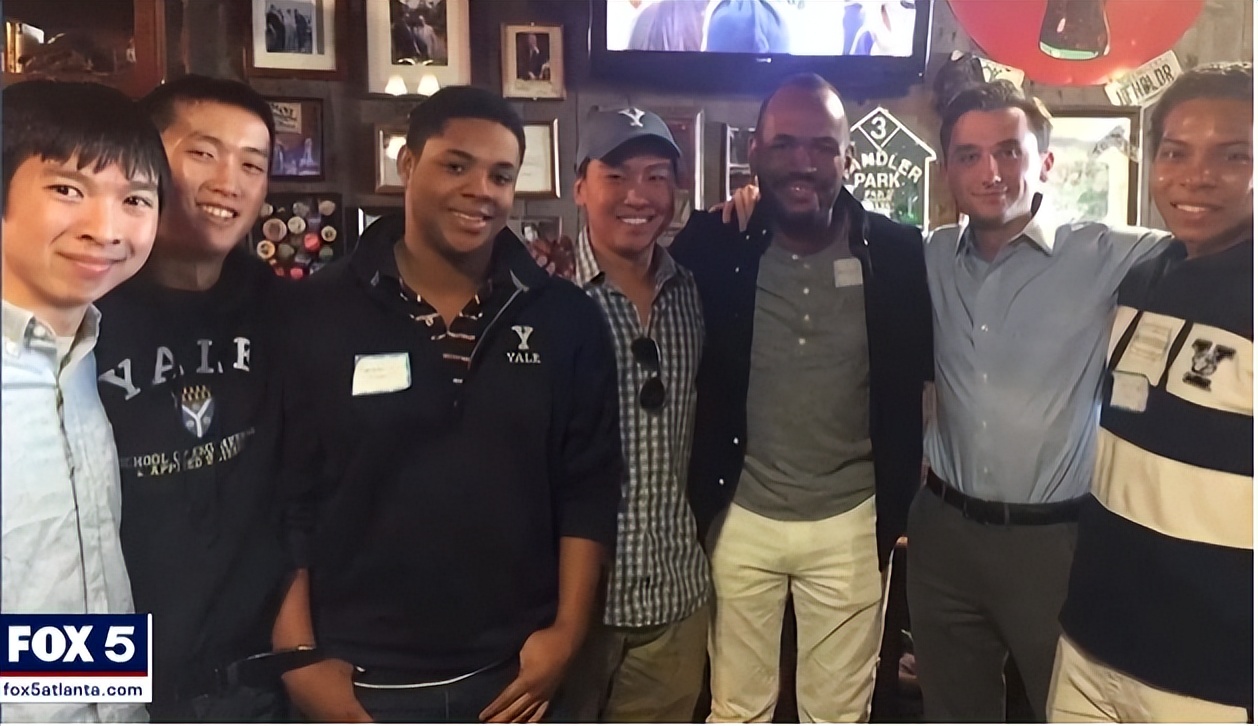 华裔耶鲁高材生撞花坛,耶鲁华裔学生撞上路边花坛身亡