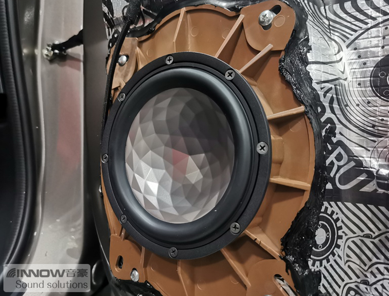 斯巴鲁森林人音响改装jbl,斯巴鲁森林人音响改装低音炮