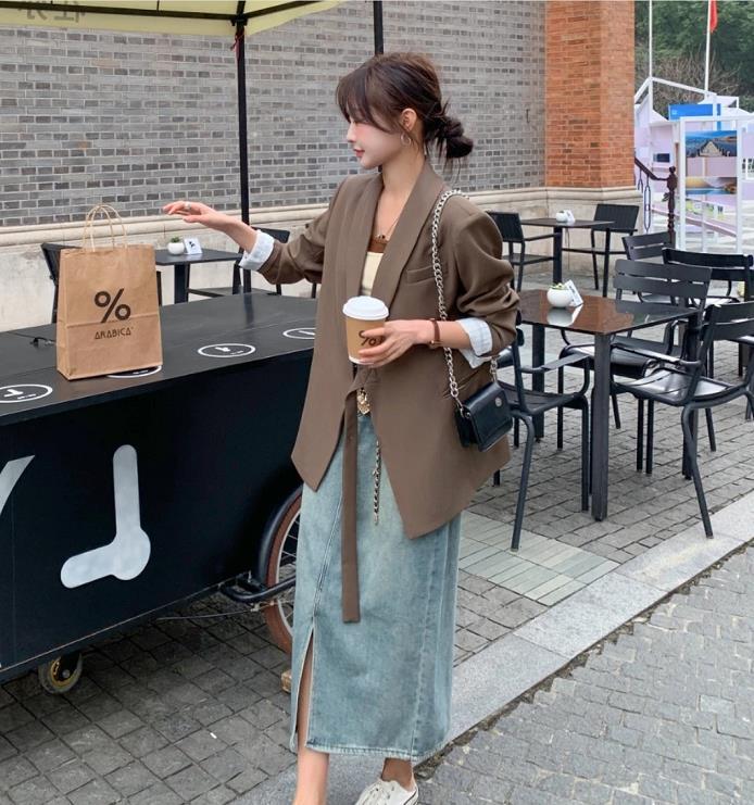 春天白色西装外套配什么裤子好看,春季西装和夏季西装搭配