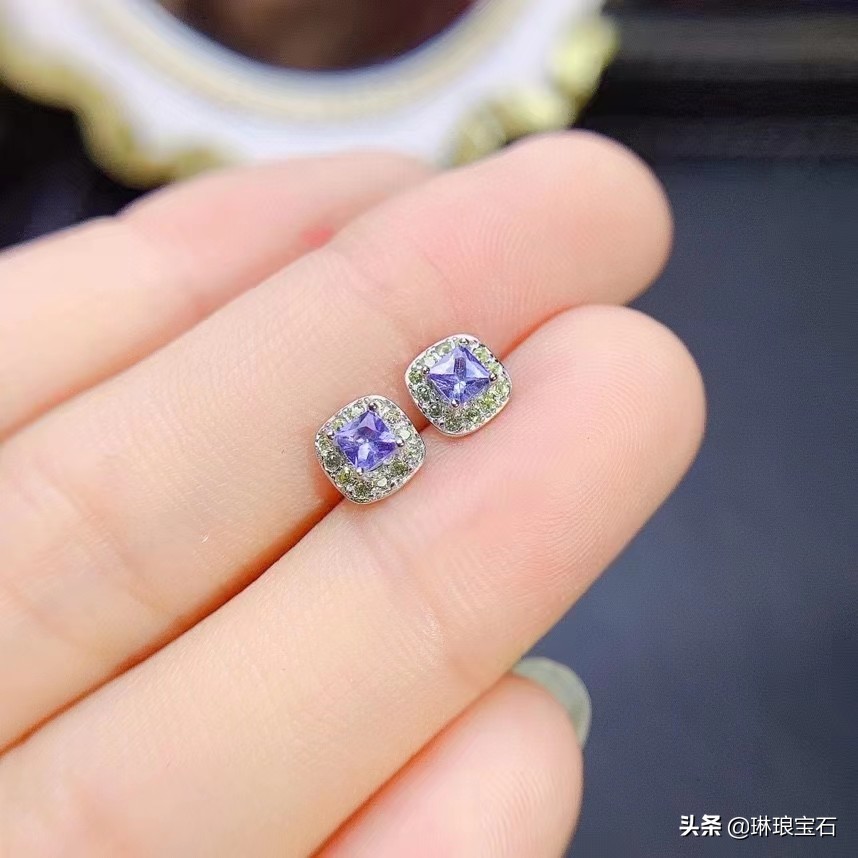 s925银镶月光石耳钉,S925银莫桑石六爪耳钉