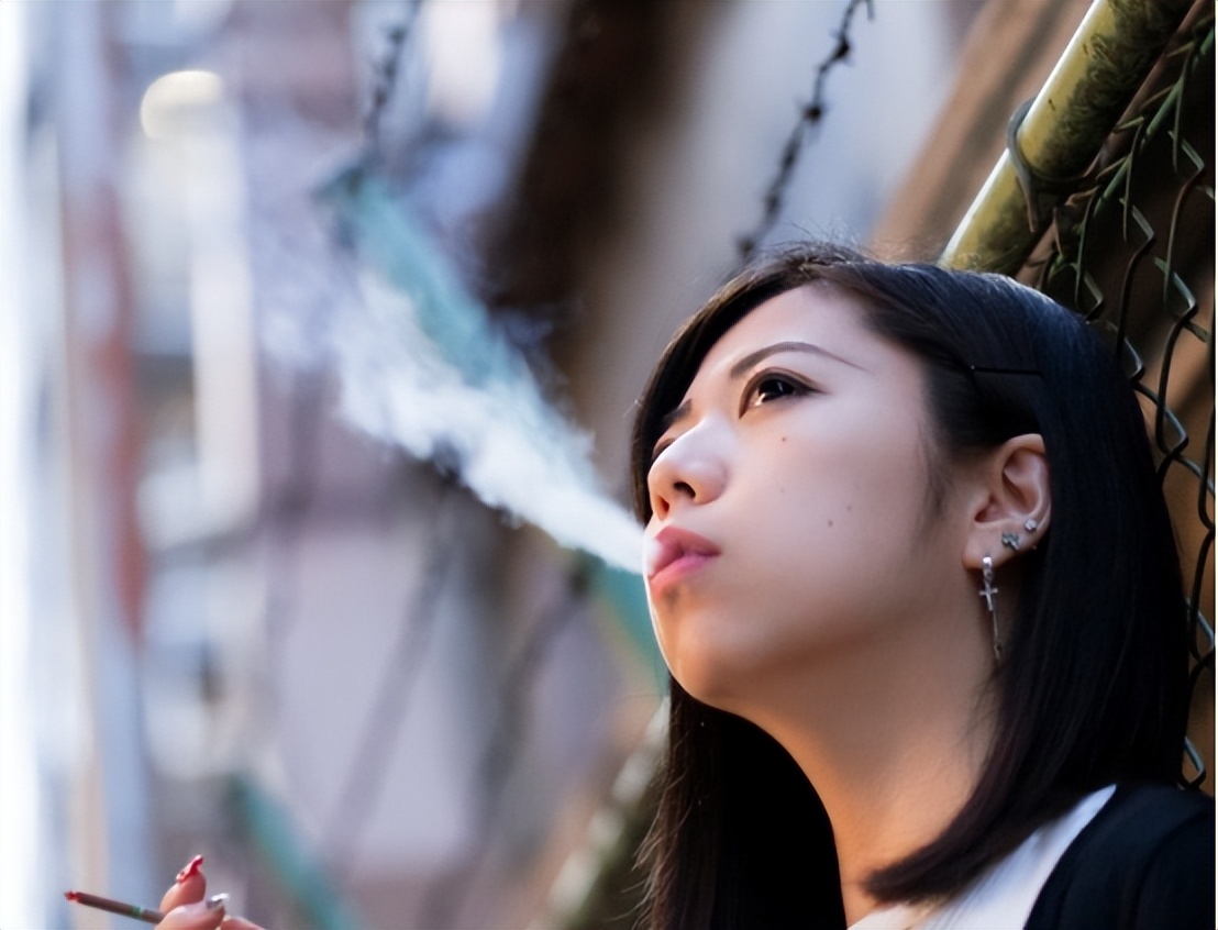 小时候耳朵流脓导致现在听力不好,耳朵痛流脓有什么药可以治好