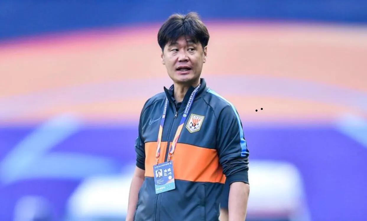 李霄鹏为什么离开泰山队,泰山队主教练李霄鹏去哪儿了