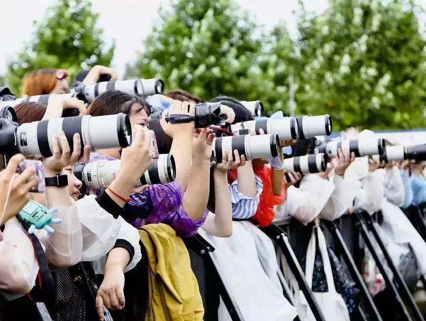 明星站姐有多好看,明星有名的站姐