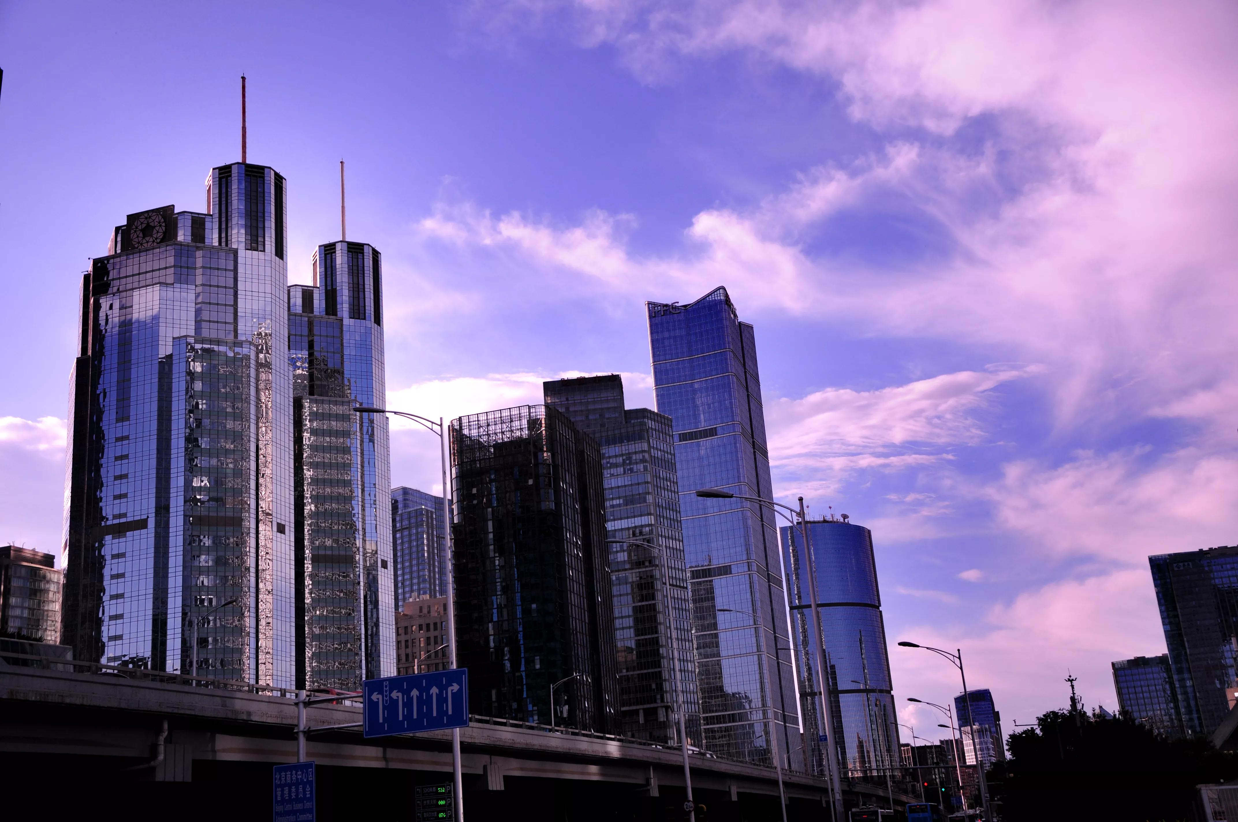 白云下的高楼简笔画,白云下的高山照片