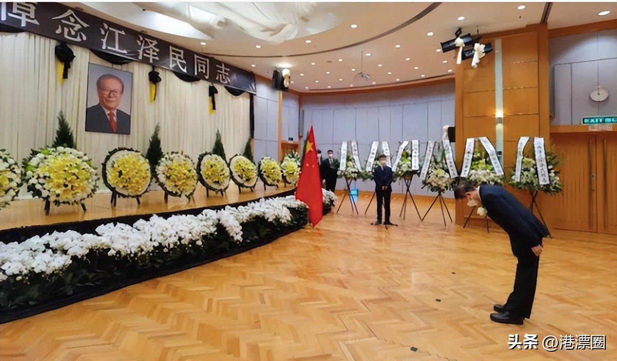 近万香港人排队悼念江爷爷！这一幕感动全国
