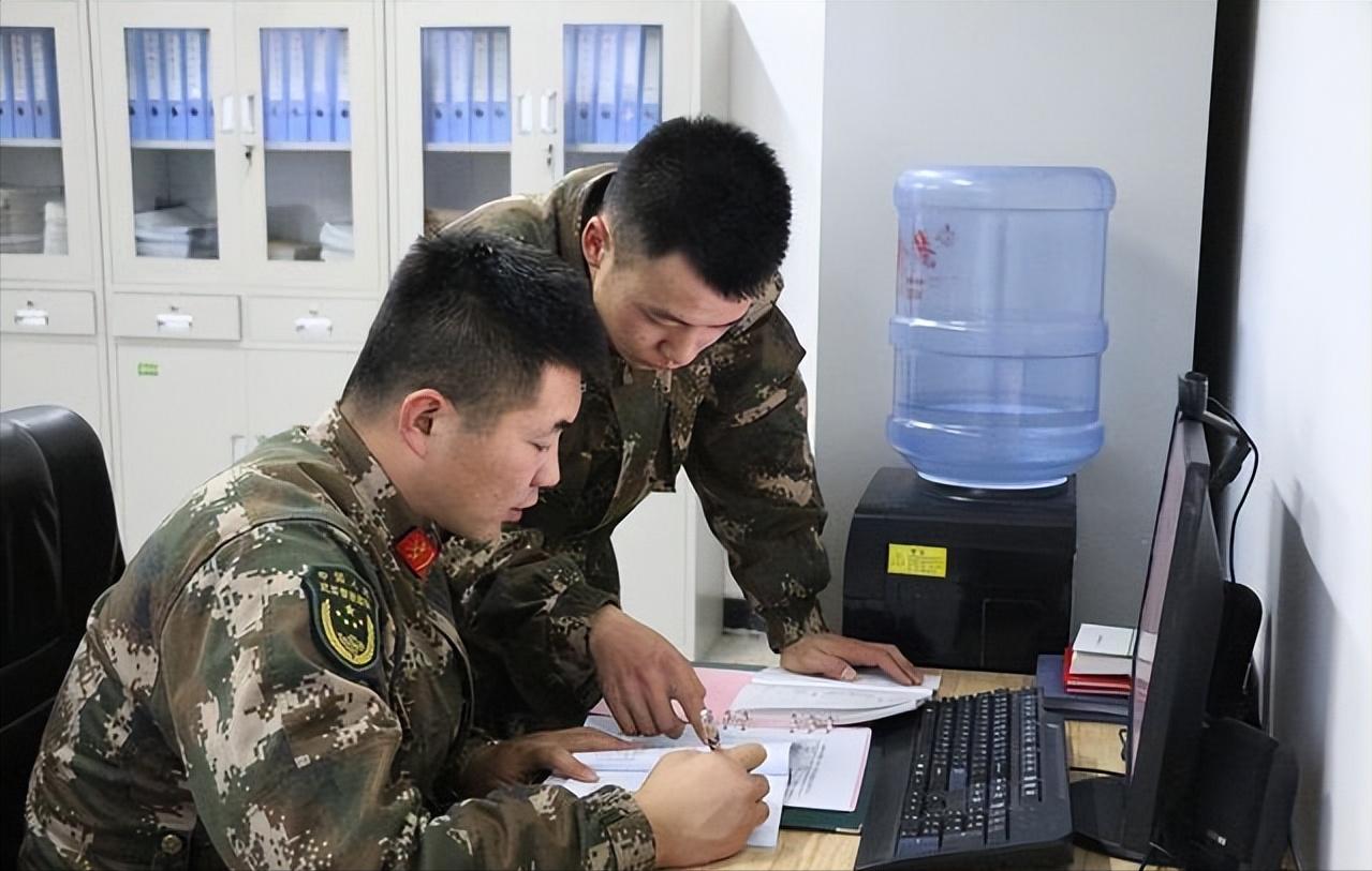 在部队担任文书有什么优势,部队后勤兵炊事员能竞争什么岗位