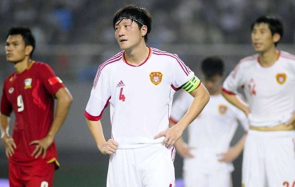 赵鹏踢中卫是什么梗,赵鹏在建业的表现