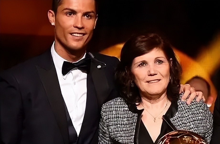 c罗与名模伊莲娜金童玉女的爱情,c罗前任伊莲娜看世界杯