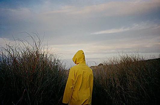 清醒时做事迷茫时读书独处时思考,迷茫时看书清醒时思考