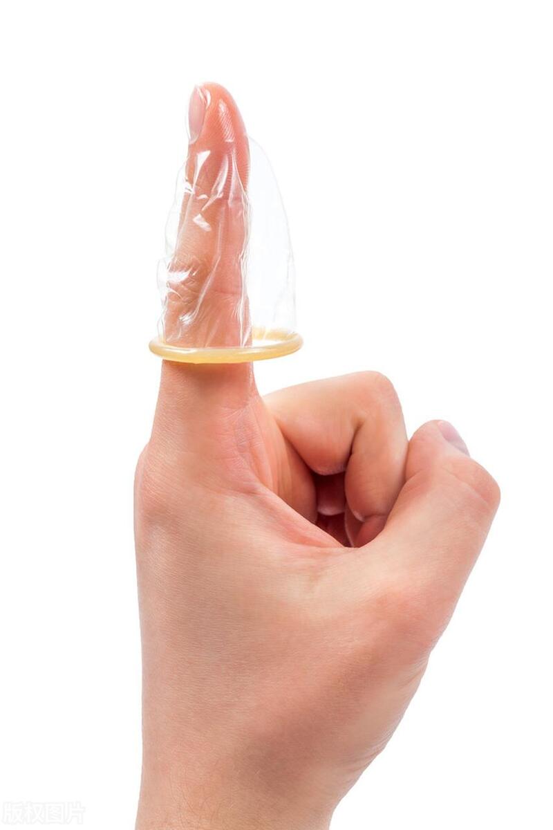 安全套“套”上就完事？提醒：4个错误做法，不少男性还没意识到