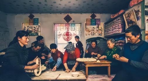 变态的纳粹德国,*光脱**犹太人女人衣服,集体*杀屠**!2