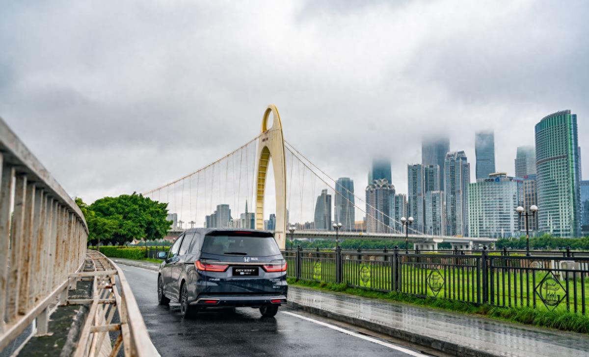 2024款丰田塞纳和奥德赛哪个好,2024款奥德赛mpv