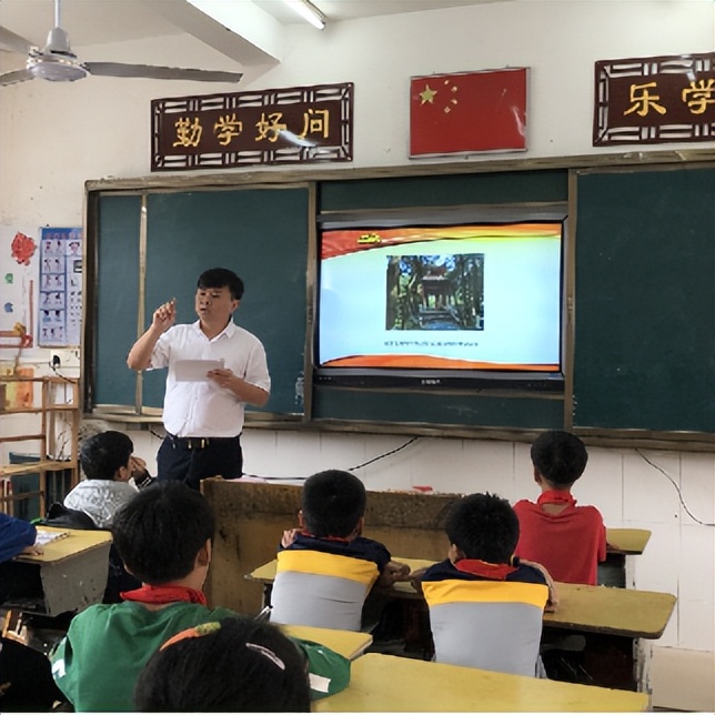 南康赤土民族小学,南康区赤土民族中心小学六年级