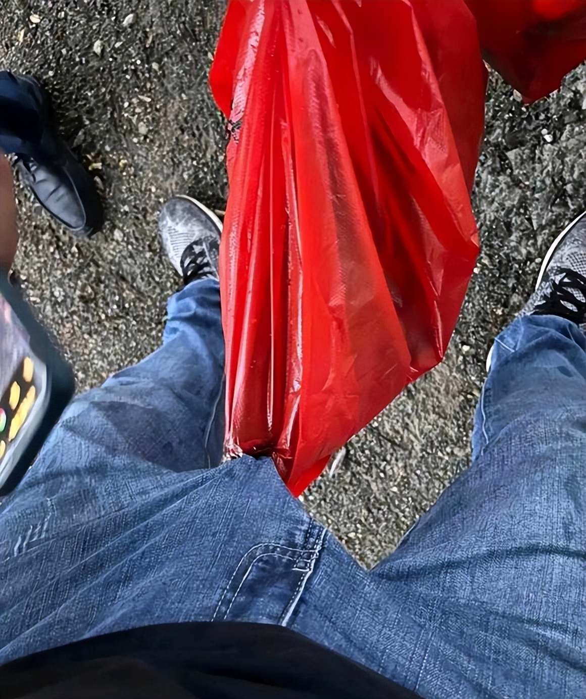 被鱼咬了在线求助！钓友们人均庸医，方案笑死个人