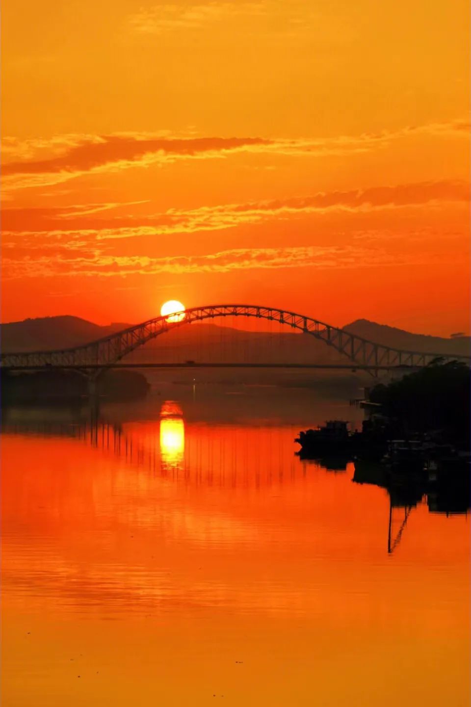 回到早睡早起的日子,回老家朝九晚五