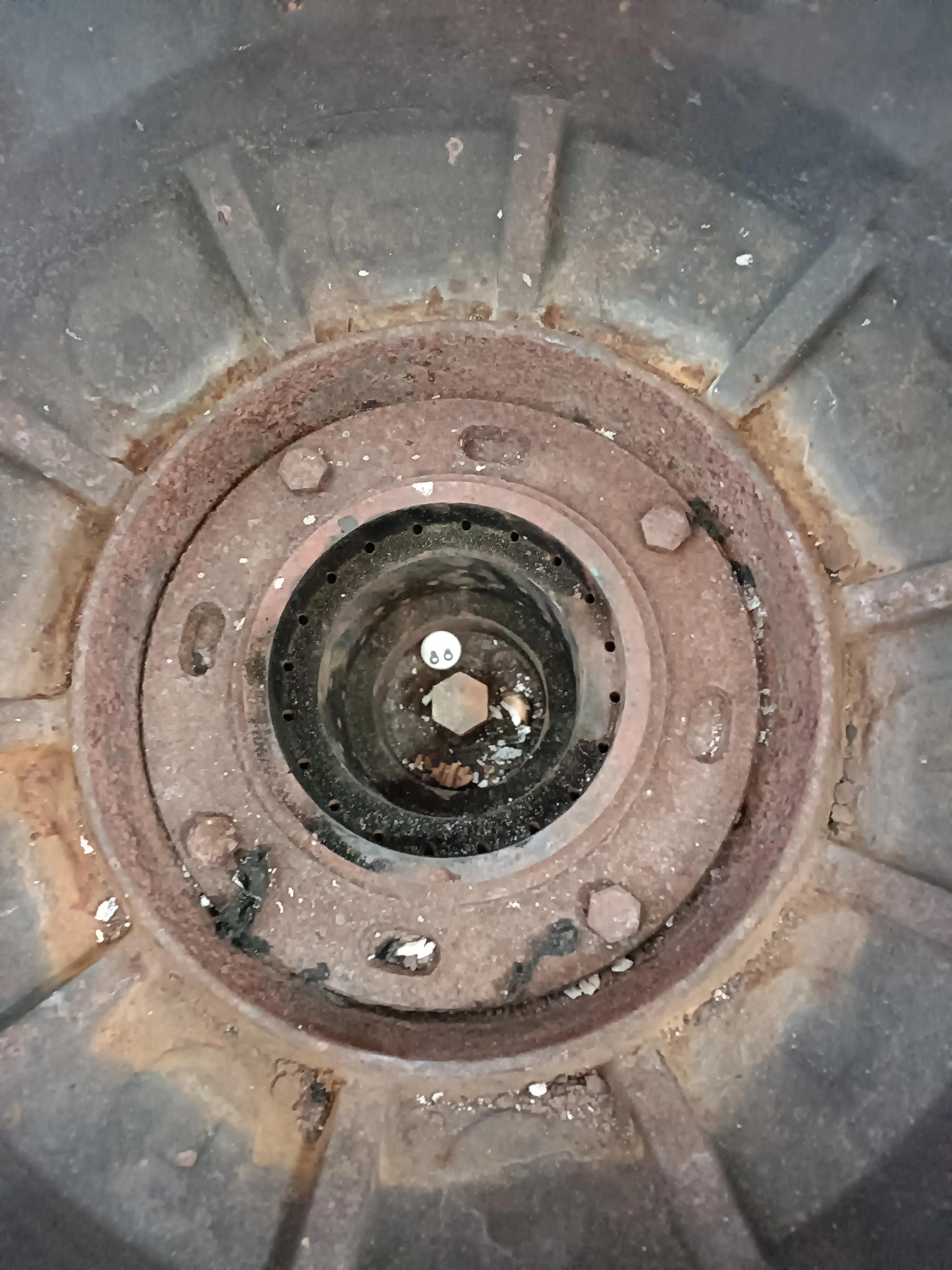 煤气灶打不着火要更换哪个器材,煤气灶换新小炉盖打不着火