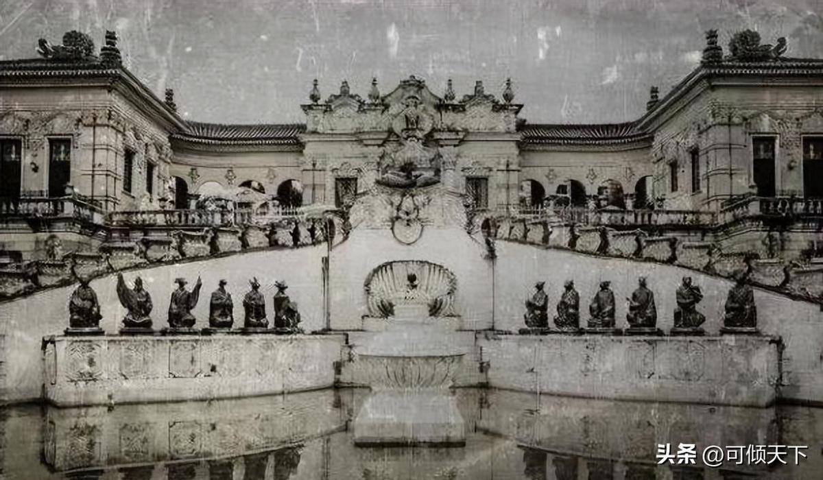 珍贵照片，日军*杀屠**老百姓强奸妇女，用刀剖开肚子，看看多残忍