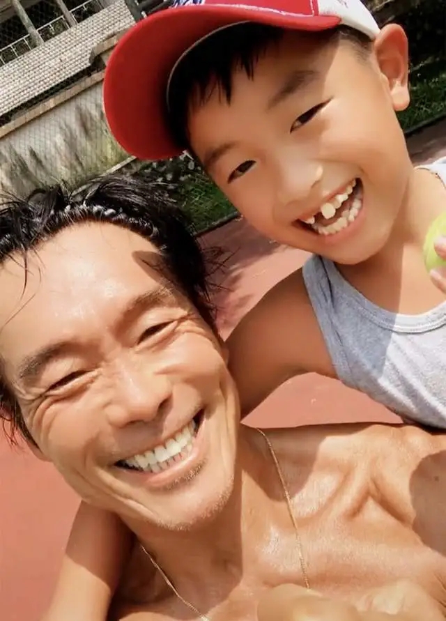 香港演员妻子出轨,57岁香港戏骨定居内地