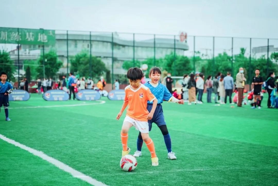 最近足球鞋推荐顶级,公认脚感最好的10双ag足球鞋