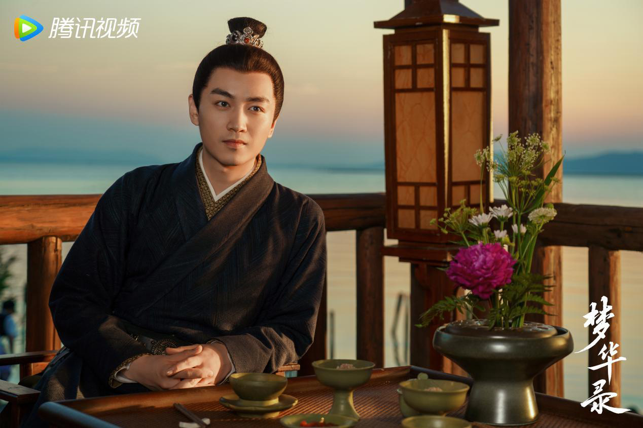 明明很帅自己却觉得很丑,明明很帅却打扮很丑