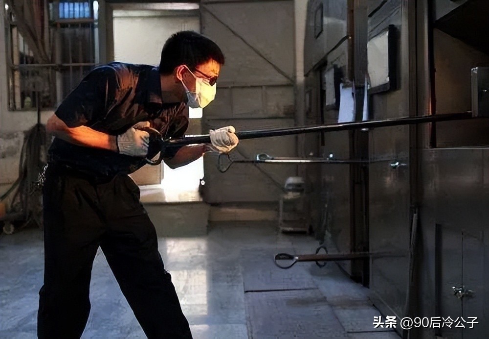 人死后首先要做些什么,人死后第一件事做什么