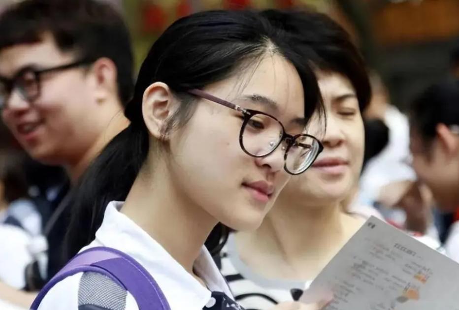 2023年中考分数最新方案,2023中考是降分还是涨分