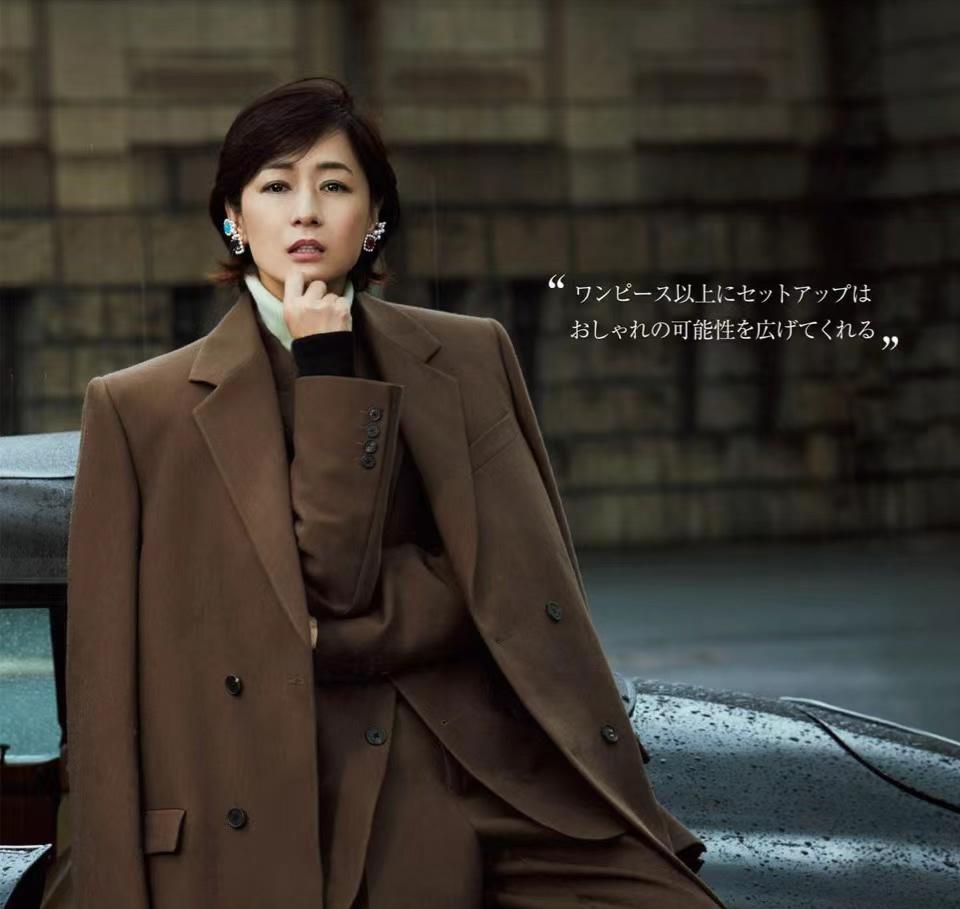 10件衣服10条裤子多少种组合方案,一双鞋子能搭配好好多风格的衣服