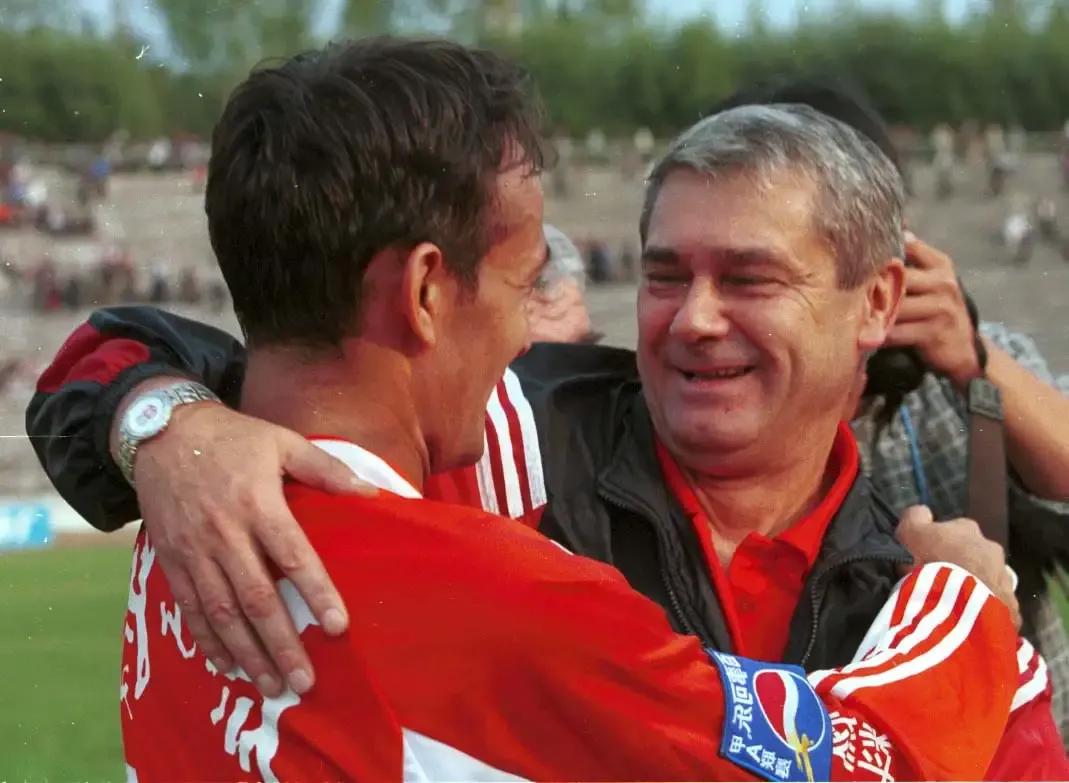 山东球迷想念您，第一次登顶的带头人，桑特拉奇先生。