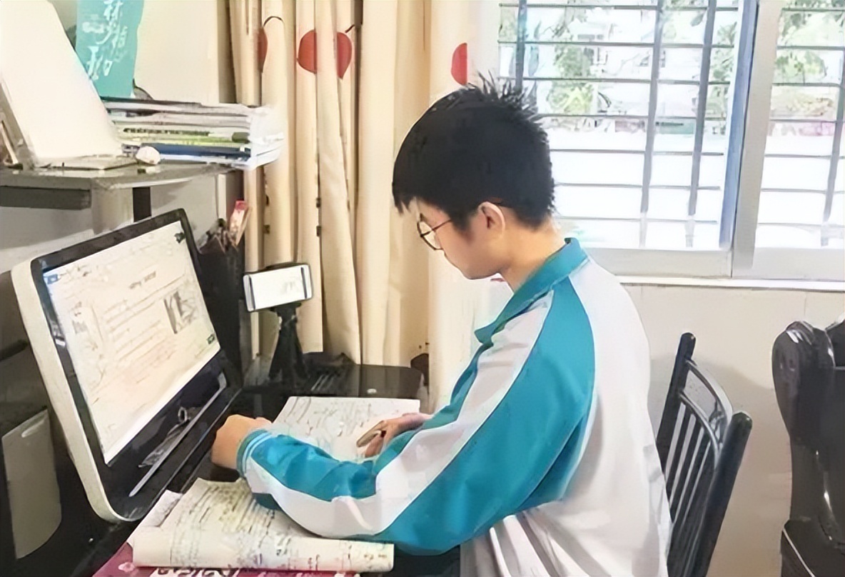 “考不上清华你负责”，男子修改wifi密码惹邻居不满，评论很精彩