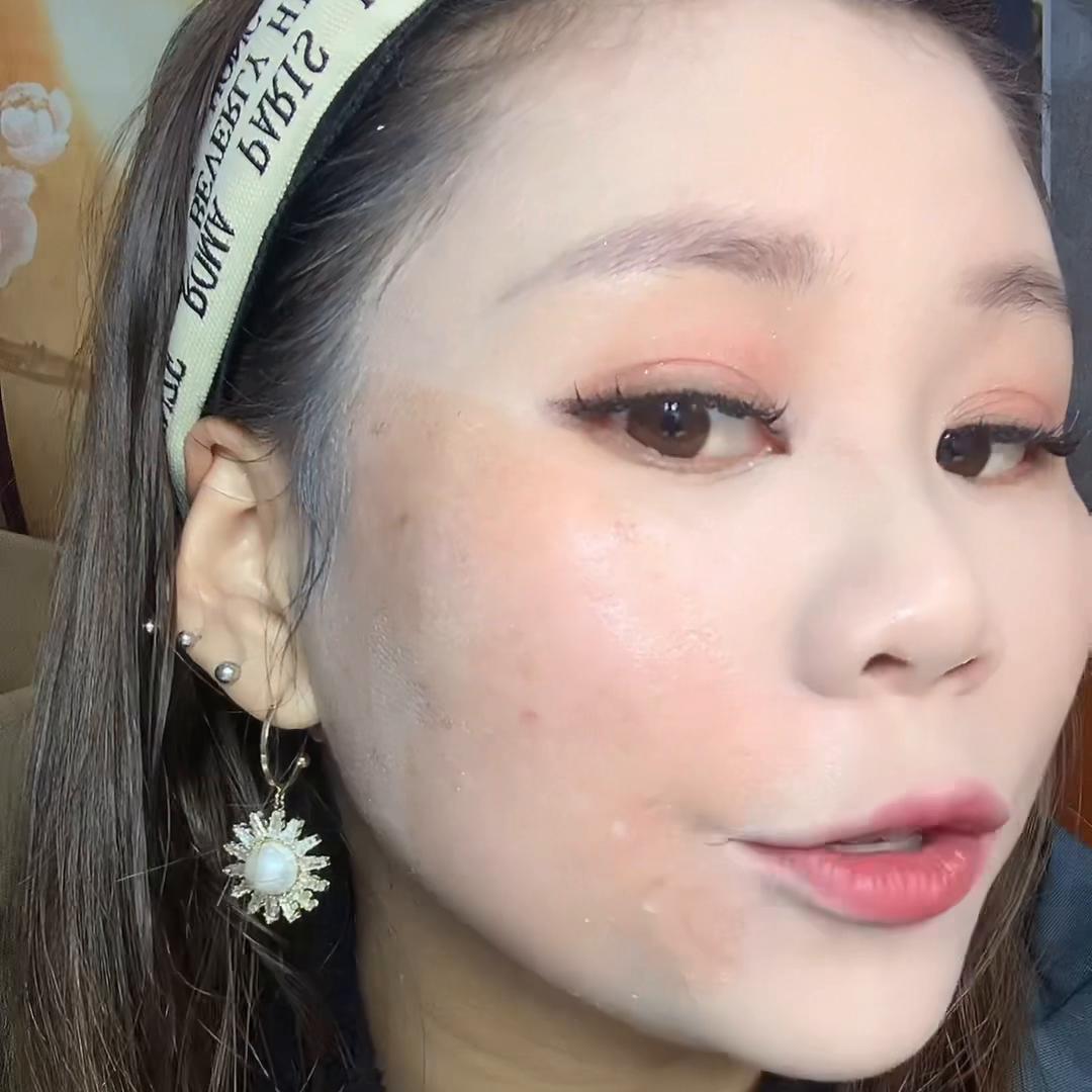 视频从头看到尾有没有爱上咱们家粉底液，在我家买过粉底液...