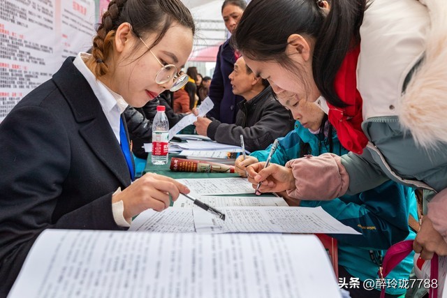 高考什么专业好就业方向及前景好,高考口腔医学专业专科生就业前景