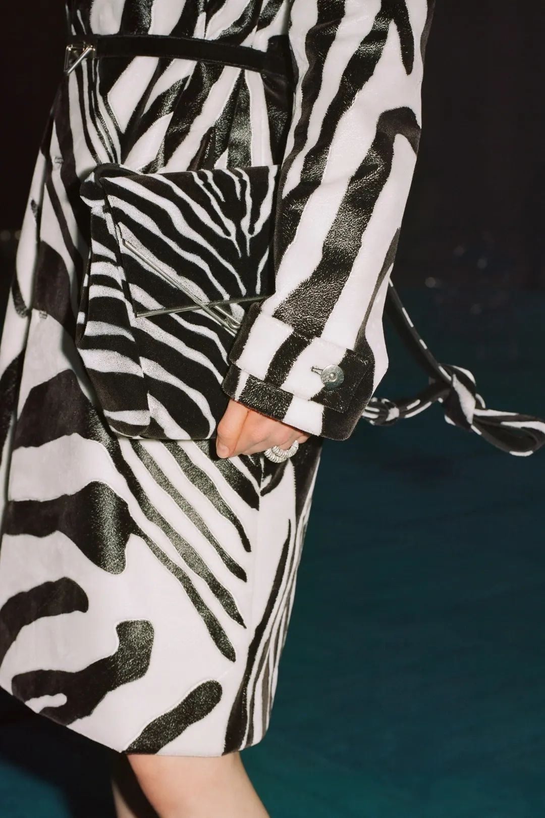 上万的大衣品牌,一件三万多的大衣到底好在哪里