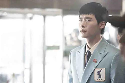 李钟硕2022年上映的电影,李钟硕十部必看韩剧一口气看完