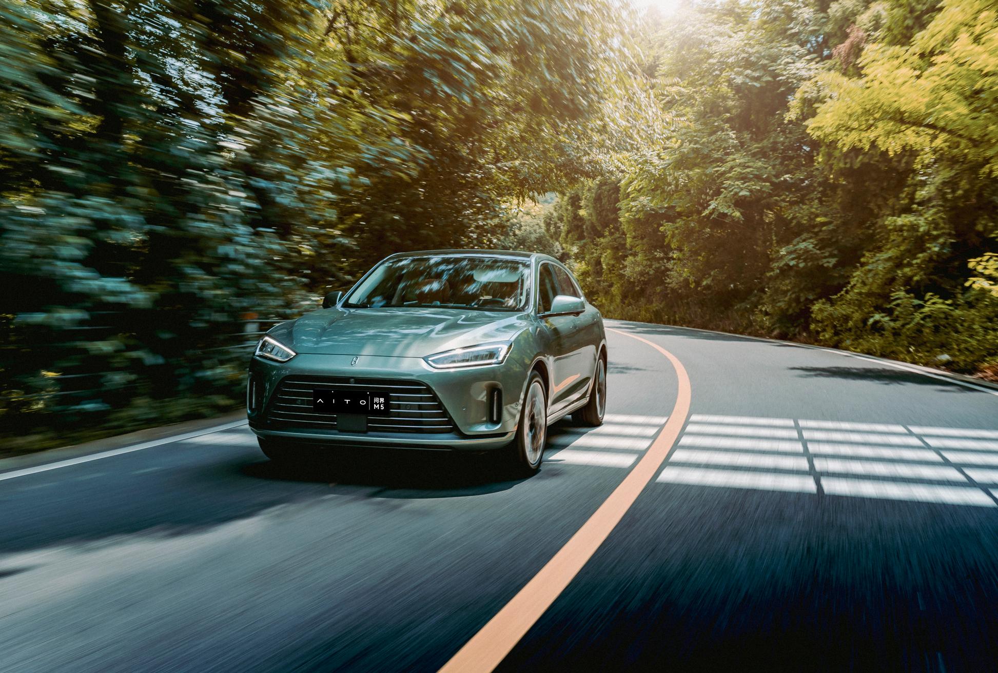 问界m5是大型suv吗,问界m5是中型suv吗