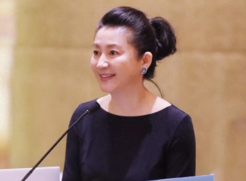 央视一姐王小丫的视频,央视主持人王小丫2000年身体状况