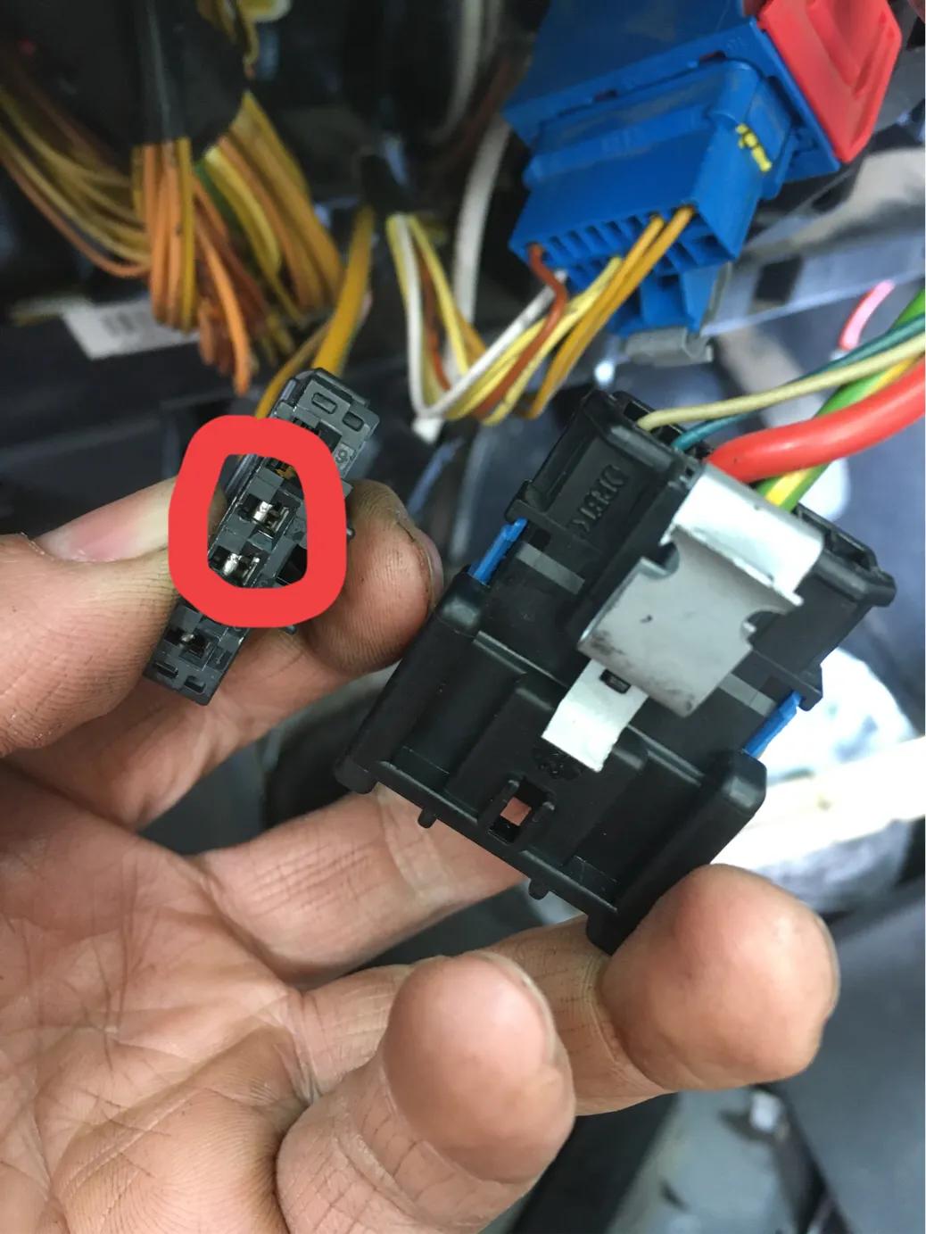 2013年标致408空调泵不工作,标致408鼓风机转但不出风