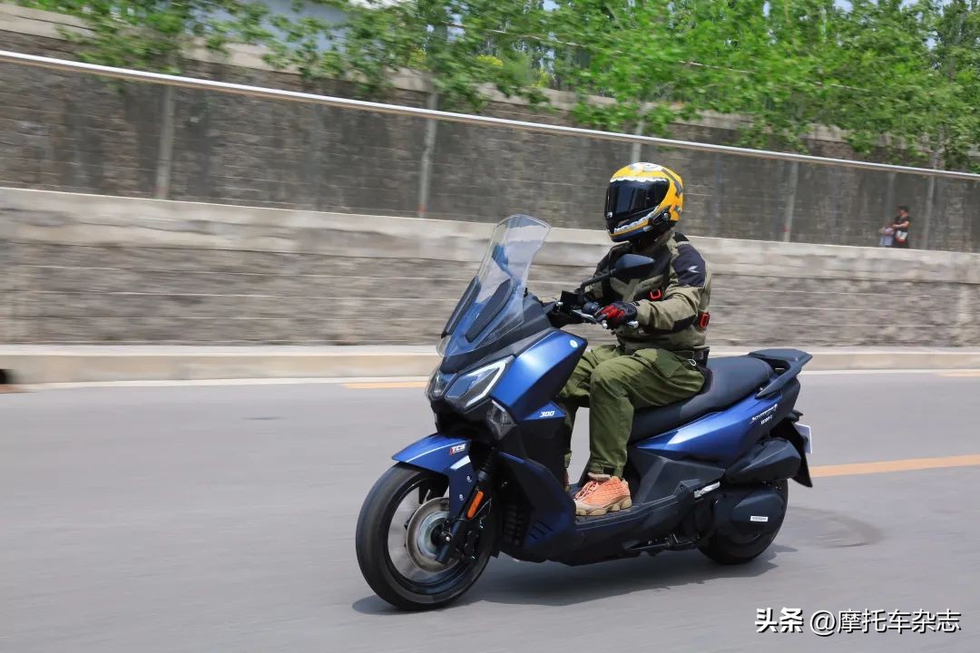 舒适轻松又有劲儿试驾三阳joymax,三阳joymaxz这车怎么样