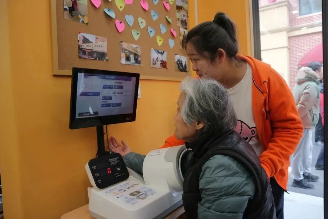 有钱年轻人如何规划养老,有钱有闲的中老年群体