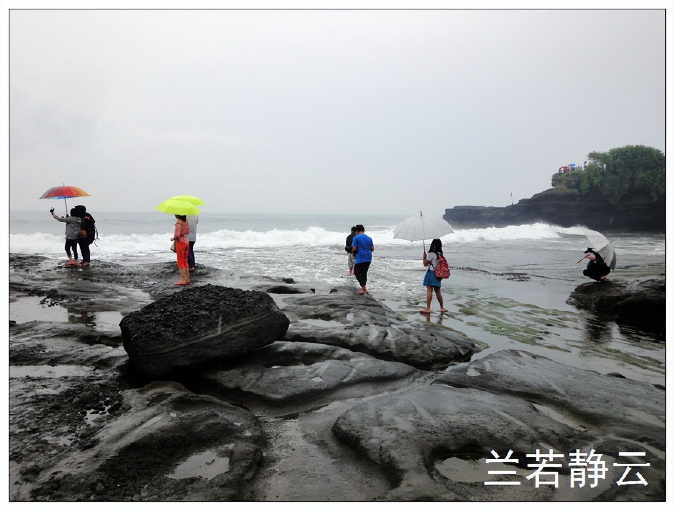 巴厘岛海神庙波涛汹涌,印尼巴厘岛皇威庙