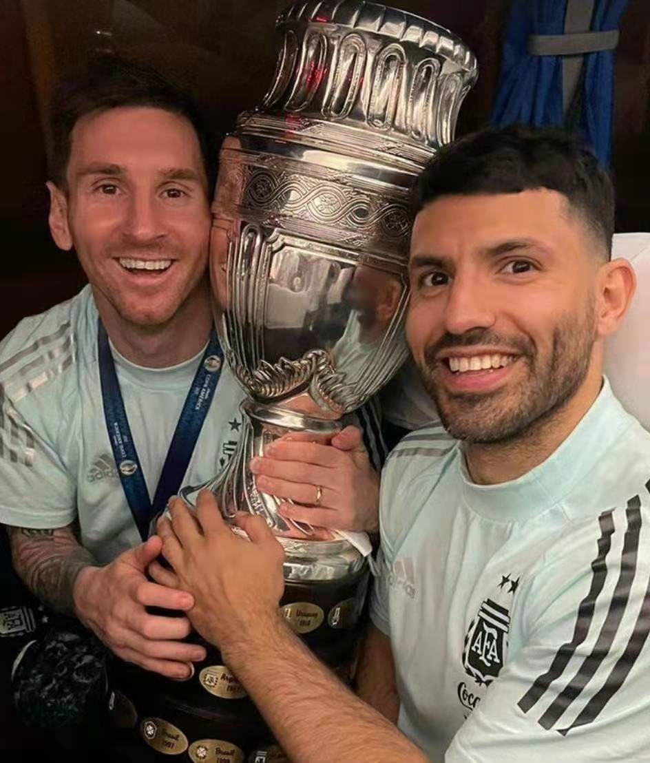 阿圭罗退役告别仪式视频,阿奎罗退役发布会