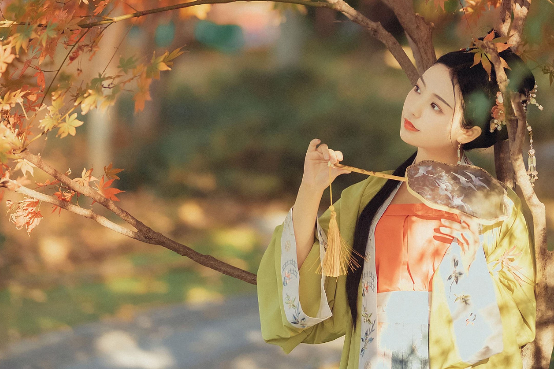 冷枫染红，霜叶流丹。不读这20首红叶诗词，辜负秋光烂漫